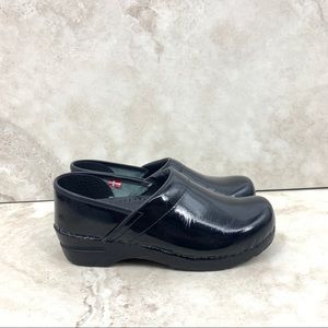 Sanita 39 Clogs Slip On Shoe Black Patent Leather